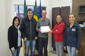 EMATER ENTREGA INSCRIÇÕES DO PNHR AO EXECUTIVO