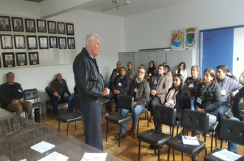 SERVIDORES PARTICIPAM DE TREINAMENTO