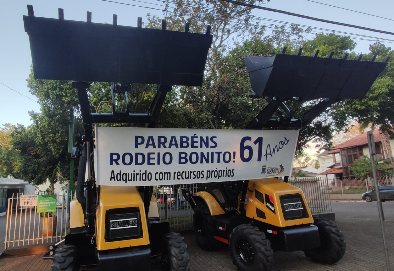 Administração Municipal de Rodeio Bonito adquire duas retroescavadeiras novas com recursos próprios