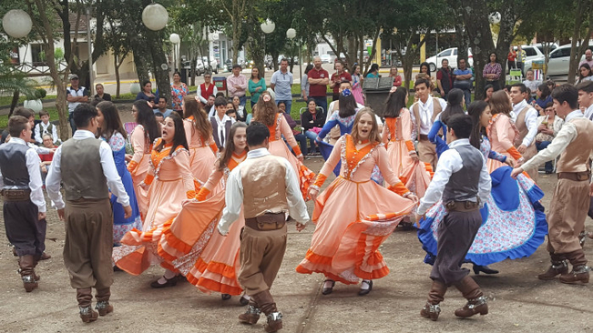 CULTURA NA PRAÇA