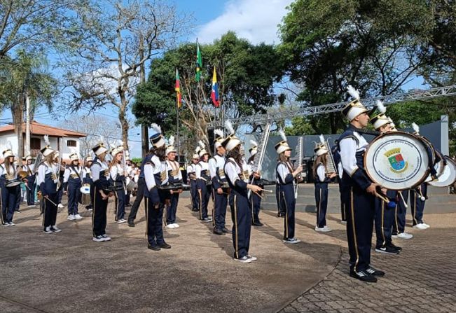 Desfile Cívico marca os 200 anos da independência do Brasil em Rodeio Bonito