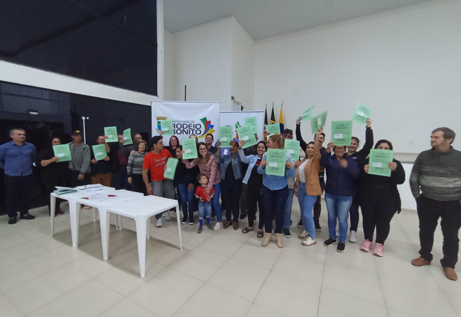 Avança programa de Regularização Fundiária Urbana em Rodeio Bonito com a entrega de 35 escrituras