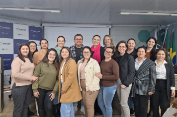 Comitiva de Rodeio Bonito participa de capacitação em Escuta Especializada promovida pela AMZOP