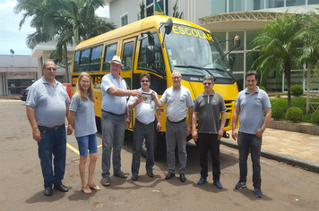 MUNICÍPIO RECEBE MICRO-ÔNIBUS