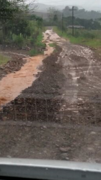 CHUVA CAUSA ESTRAGOS NO MUNICÍPIO