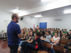 SECRETÁRIO DA SAÚDE E AÇÃO SOCIAL PARTICIPA DE AÇÃO REALIZADA POR ESCOLA