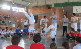 ALUNOS DO CRAS PARTICIPAM DO 1º ENCONTRO REGIONAL DE CAPOEIRA INFANTIL