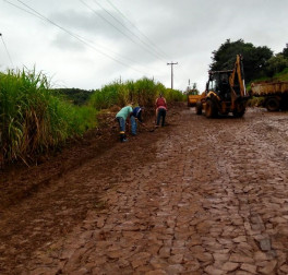 CHUVA CAUSA DANOS NAS ESTRADAS DO MUNICÍPIO