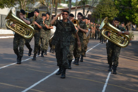 DESFILE CÍVICO CONTOU COM A PRESENÇA DO EXÉRCITO