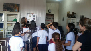 MUSEU MUNICIPAL RECEBE VISITA DE ALUNOS