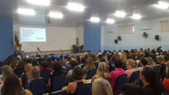 PROFESSORES DE RODEIO BONITO E CRISTAL DO SUL PARTICIPAM DE FORMAÇÃO