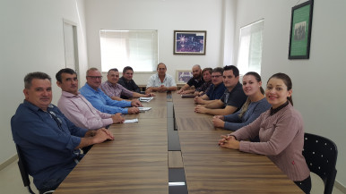 SERVIDORES PARTICIPAM DE REUNIÃO TÉCNICA